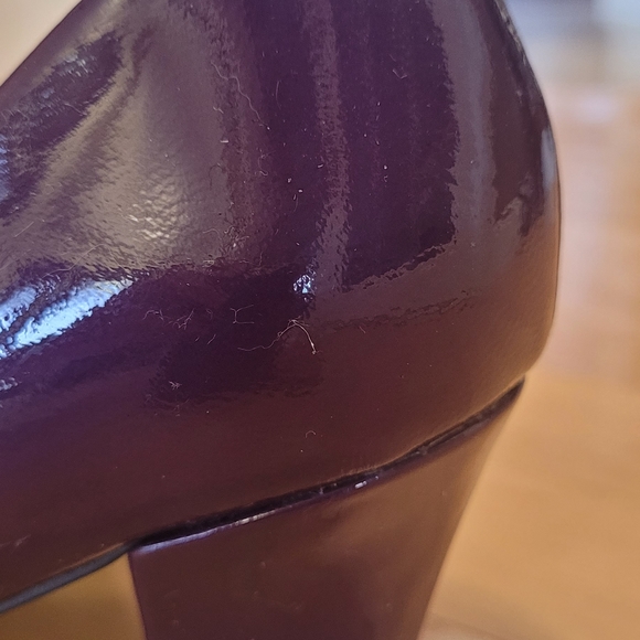 Shoes - Picture 2 of 6